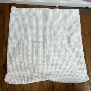 Pottery barn cream colored pillow cover 100% cotton 24x24 inches